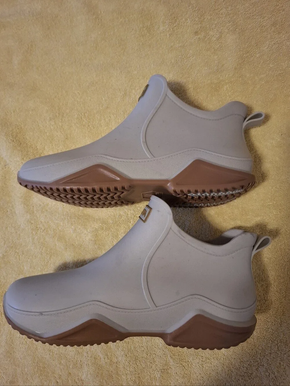 Weimuta cream color